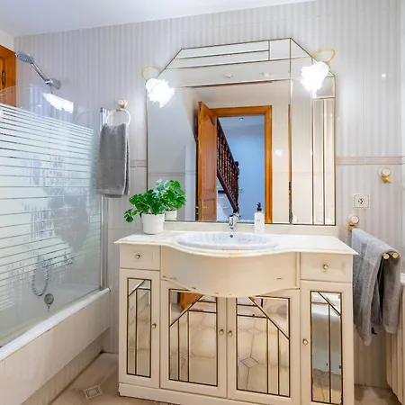 ヴィラ Tossals エル・アレナル